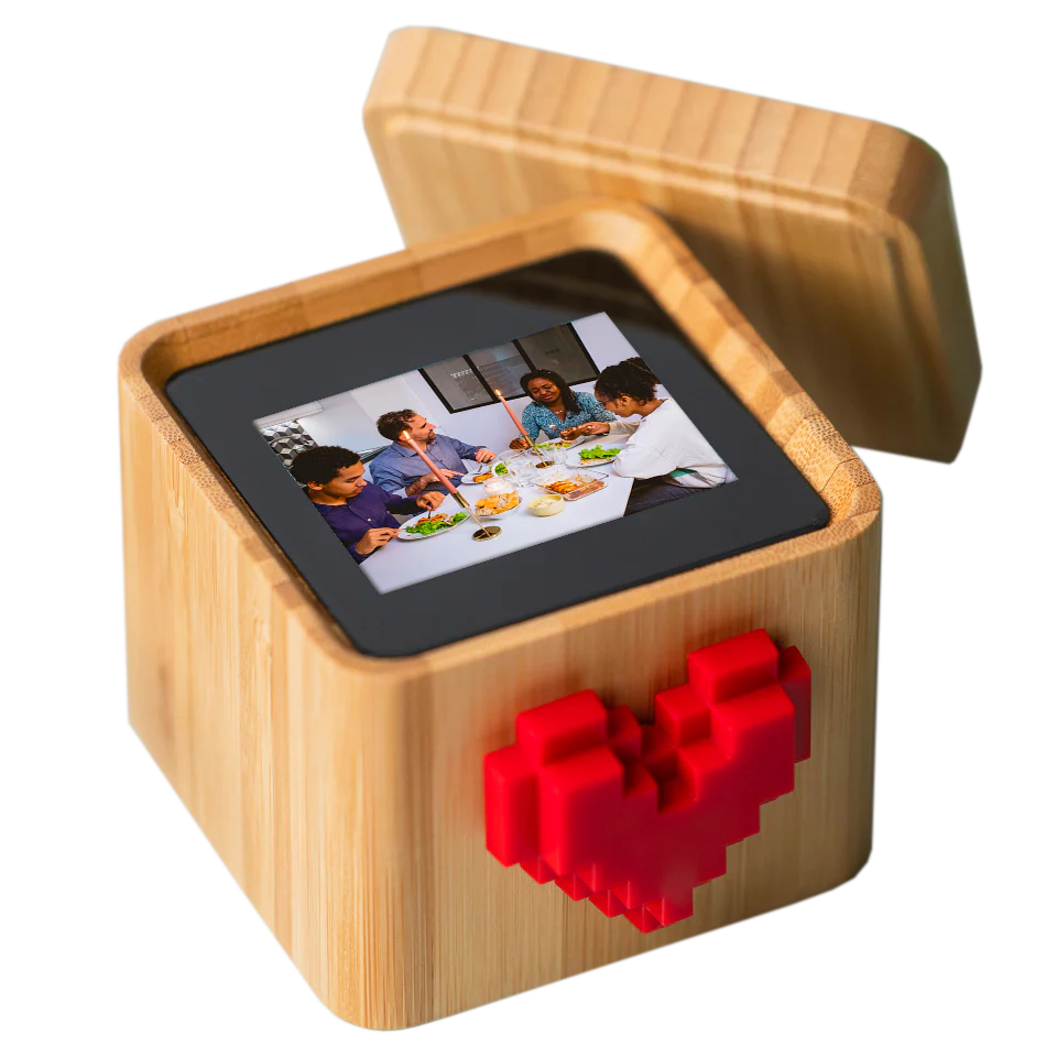 Lovebox Spinning Heart Messenger